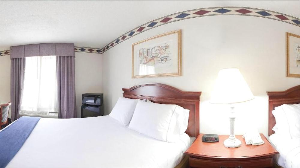 Holiday Inn Express Hotel & Suites Mebane By Ihg Kültér fotó