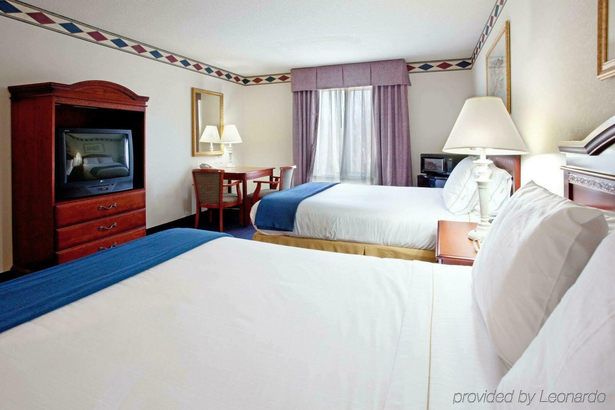 Holiday Inn Express Hotel & Suites Mebane By Ihg Kültér fotó