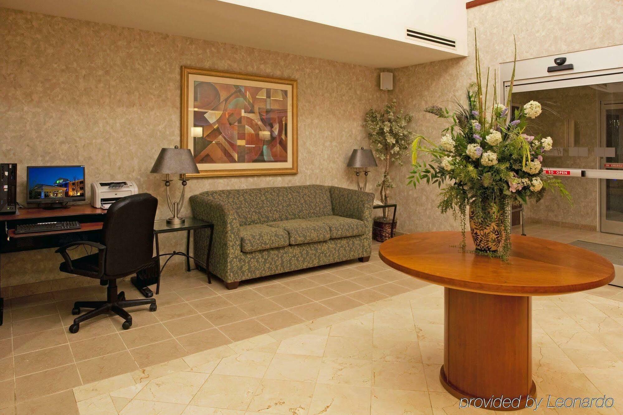 Holiday Inn Express Hotel & Suites Mebane By Ihg Kültér fotó