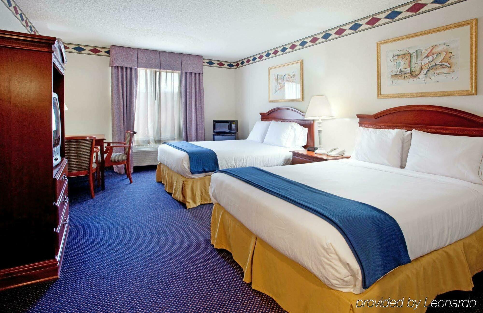 Holiday Inn Express Hotel & Suites Mebane By Ihg Kültér fotó